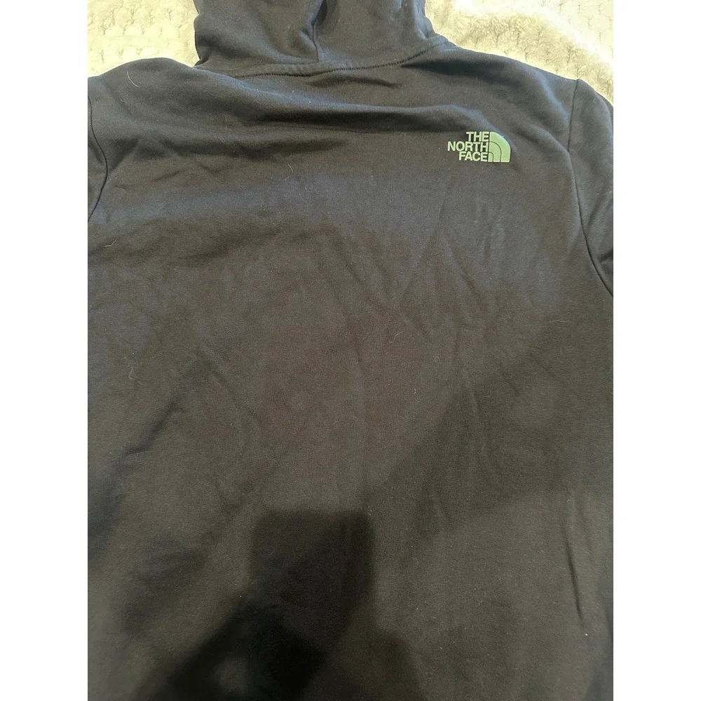 The North Face Mens Outdoor Graphic Hoodie Black NF0A8C2QJK3-M Size Medium NWT